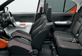 Orange Interiorl_HYBRID MZ_Safety Package_Navigation.jpg